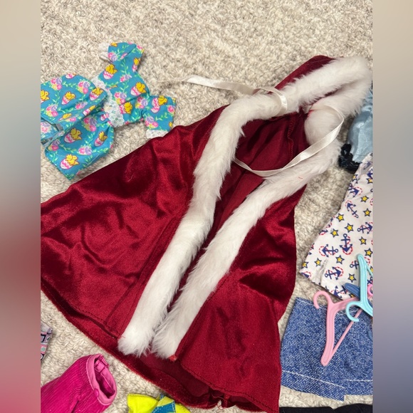 More Barbie clothes! Velvet hooded cape, hangers, scuba suit, vintage dresses.. - Picture 8 of 16
